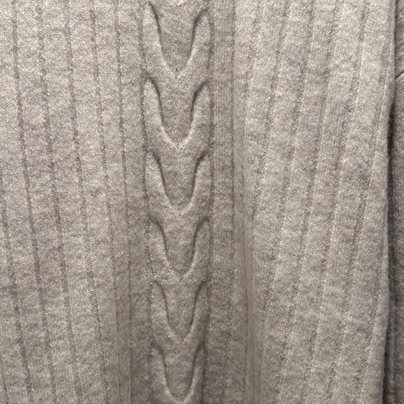 Cozy Beige Cable Knit Sweater - Picture 2 of 5